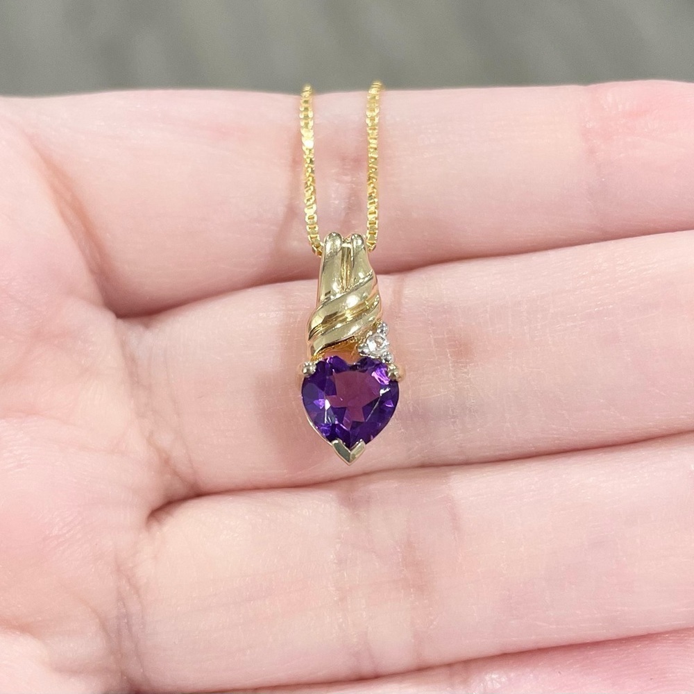 14K Amethyst heart cut dark purple genuine natural petite yellow gold pendant - Picture 2 of 9